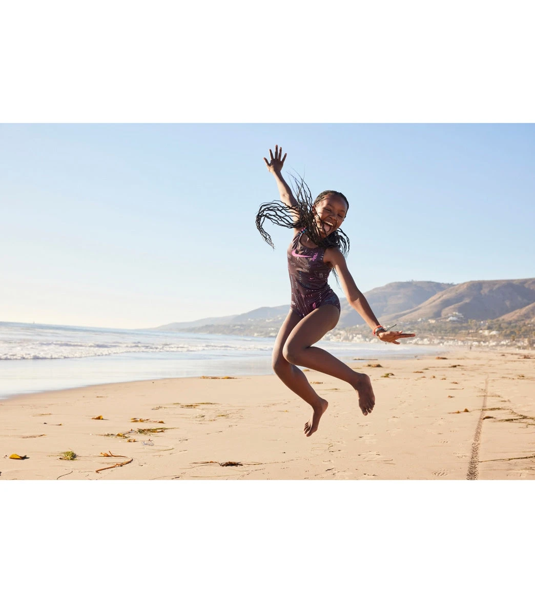 Nike Girls' Logo Toss Spiderback One Piece Swimsuit (Big Kid) - Image 7